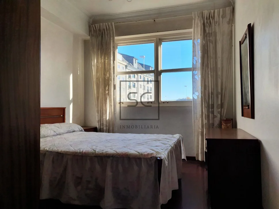 Piso con terraza y amplio balcón