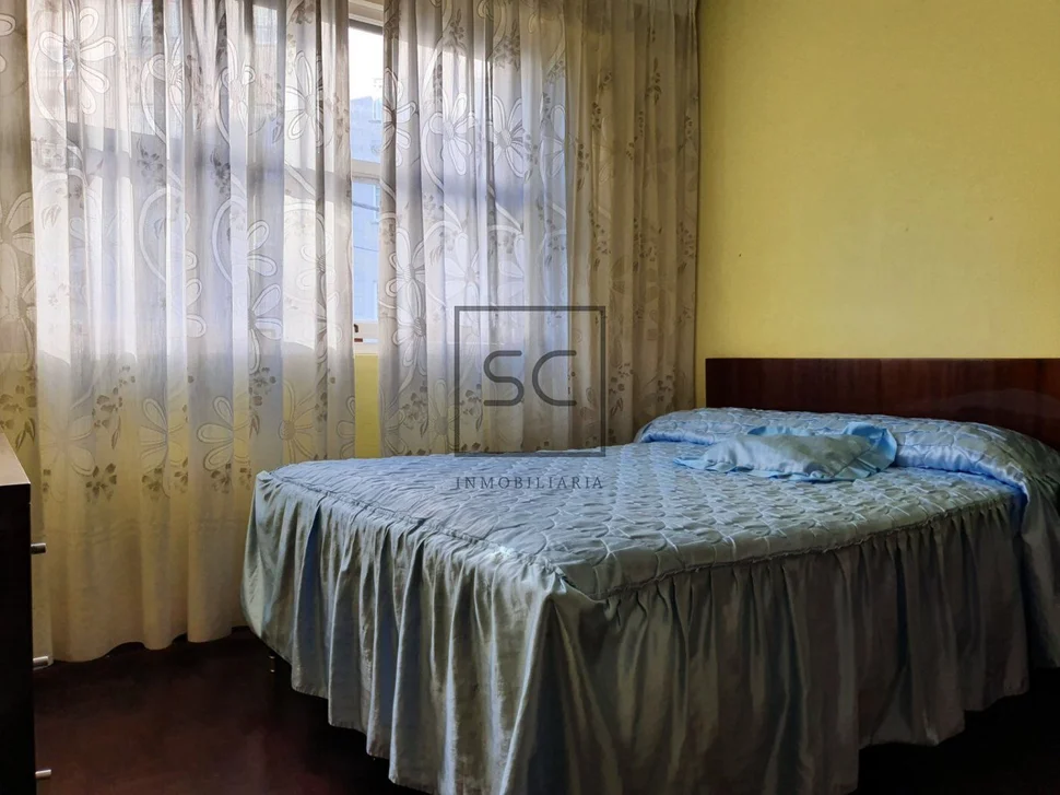 Piso con terraza y amplio balcón