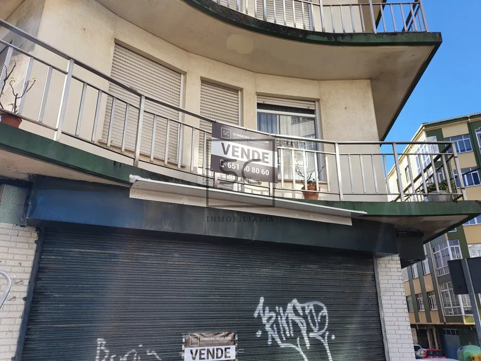 Piso con terraza y amplio balcón