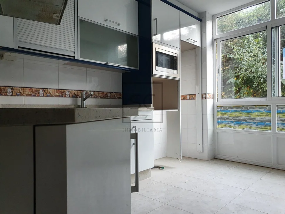 Piso con ascensor garaje y trastero