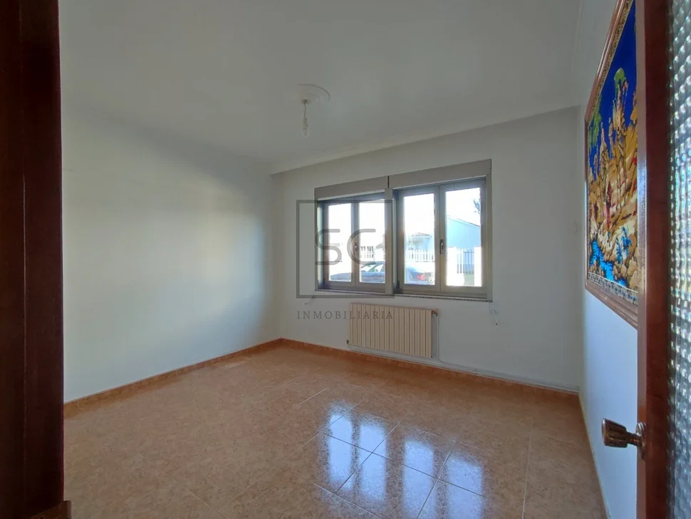 Casa de planta baja mas ático con patio en la faisca, narón