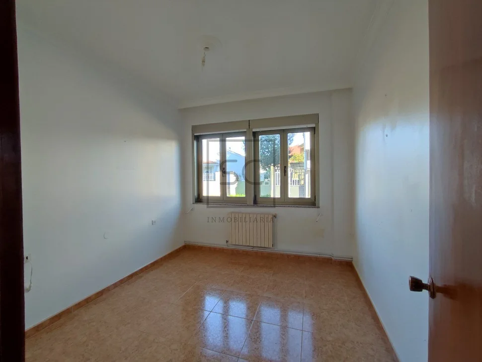 Casa de planta baja mas ático con patio en la faisca, narón