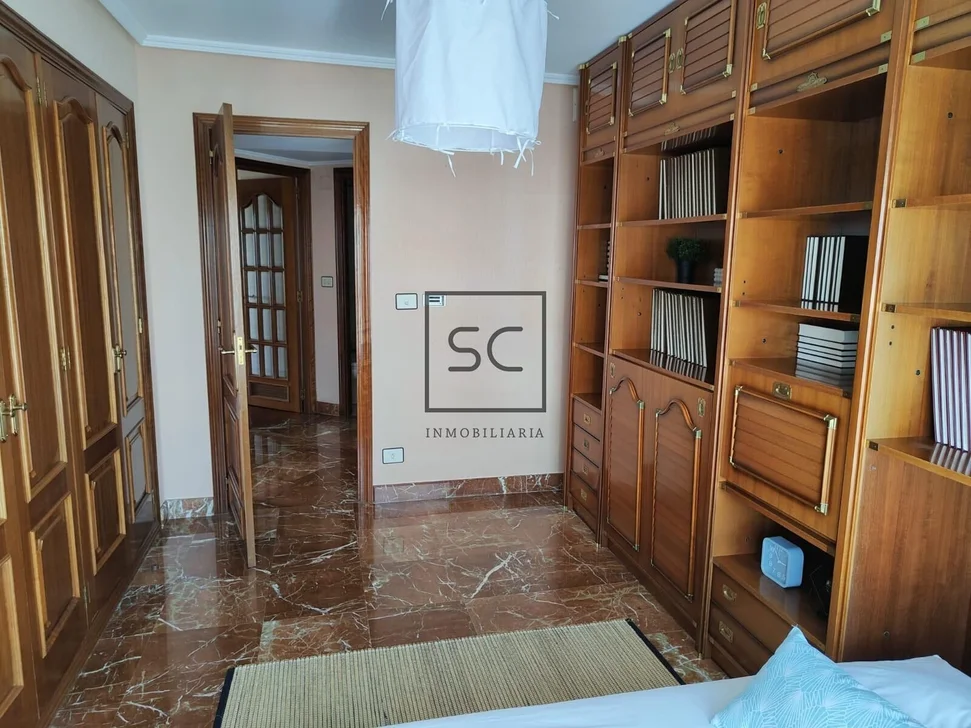 Excelente Piso Céntrico con Ascensor y Garaje – foto 14