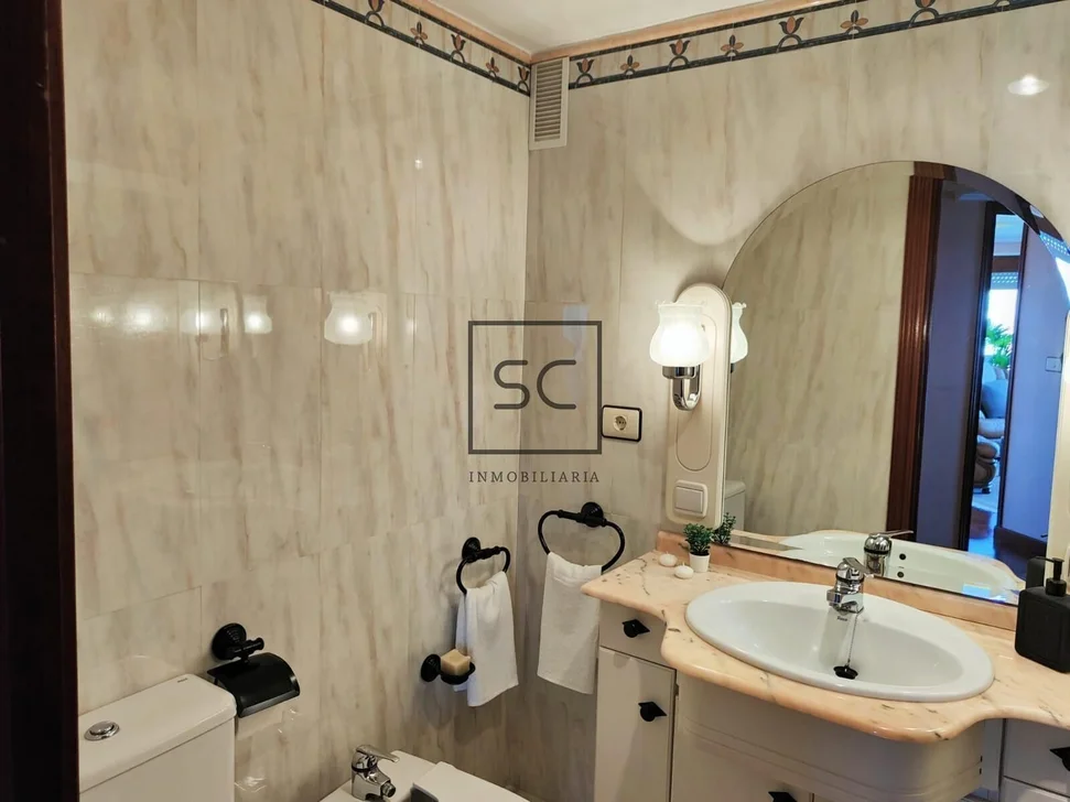 Excelente Piso Céntrico con Ascensor y Garaje – foto 25