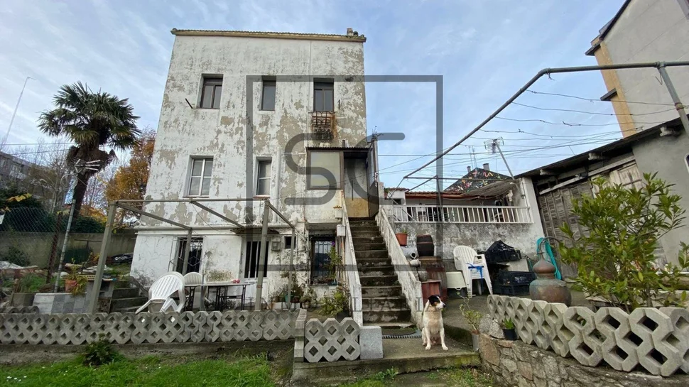 Gran oportunidad para construir o reformar en perillo, perillo, oleiros