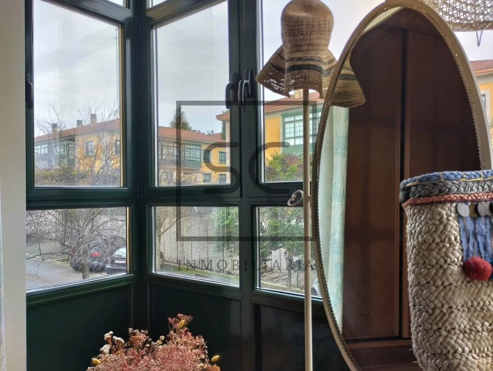 Chalet adosado con jardín