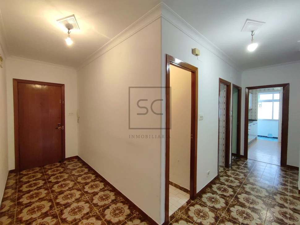 Céntrico piso con ascensor en narón, narón