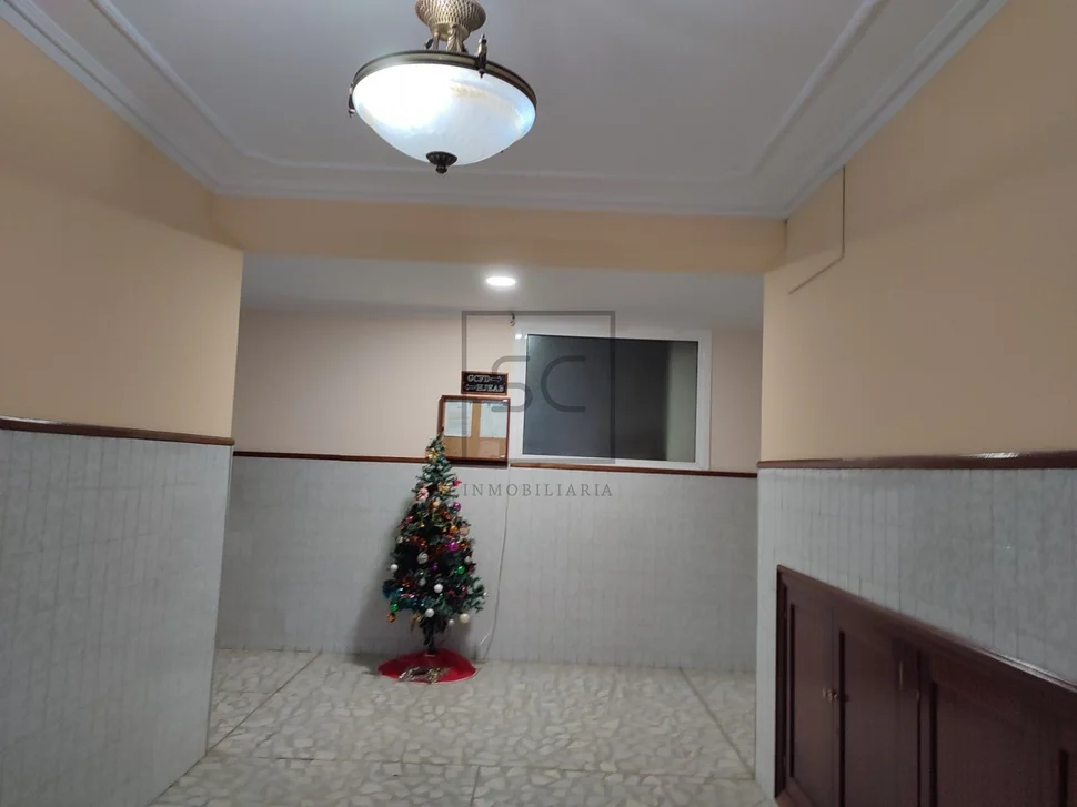 Céntrico piso con ascensor en narón, narón