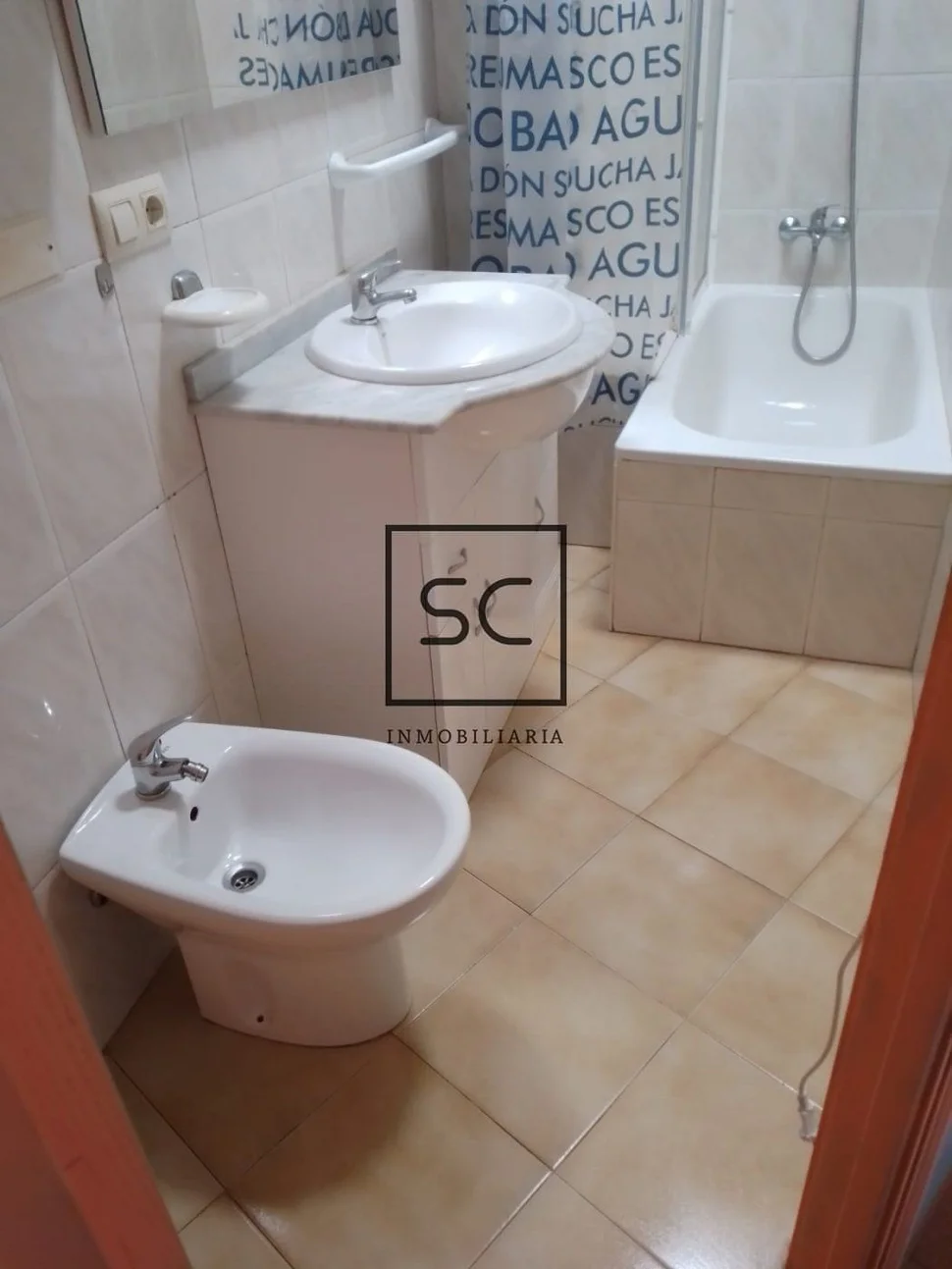 Dúplex transformado en dos viviendas en eirís, a coruña