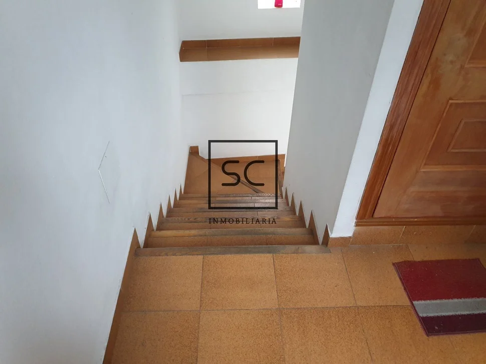 Dúplex transformado en dos viviendas en eirís, a coruña