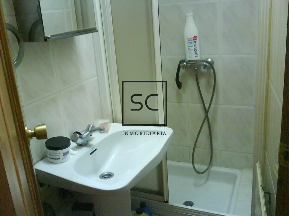 Dúplex transformado en dos viviendas en eirís, a coruña