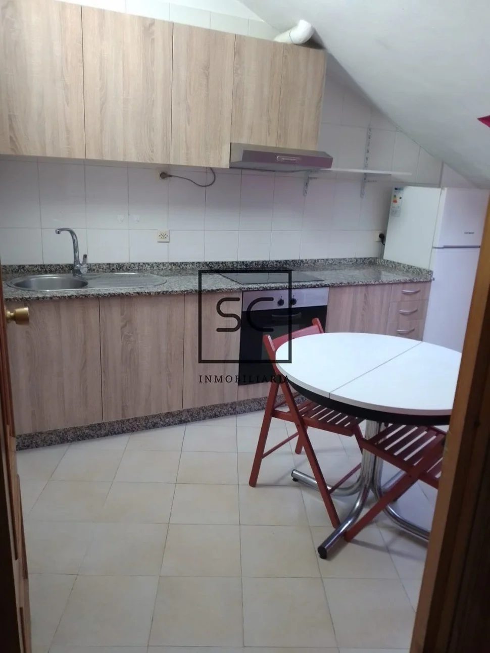 Dúplex transformado en dos viviendas en eirís, a coruña