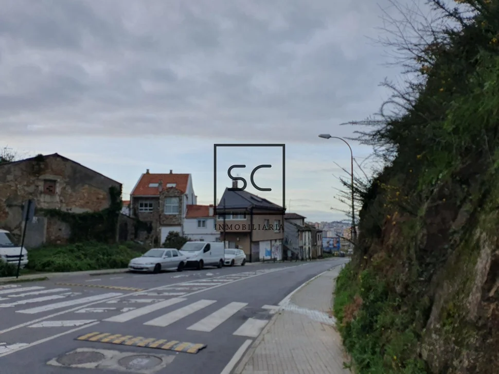 Dúplex transformado en dos viviendas en eirís, a coruña