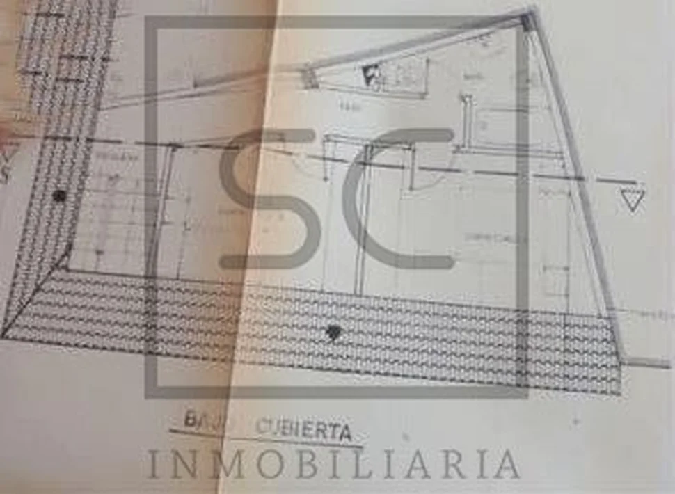 Dúplex transformado en dos viviendas en eirís, a coruña
