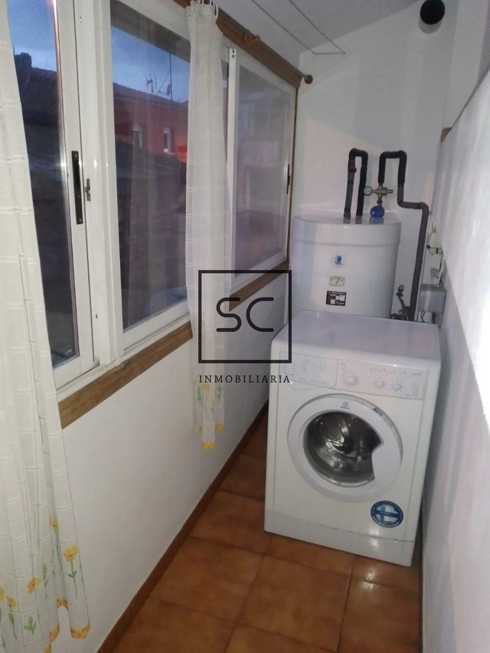 Dúplex transformado en dos viviendas en eirís, a coruña