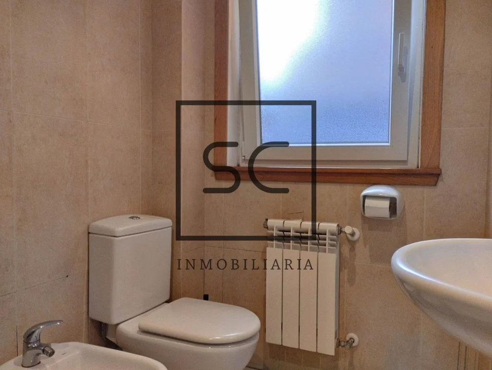 Piso con ascensor, garaje y trastero en sada, sada