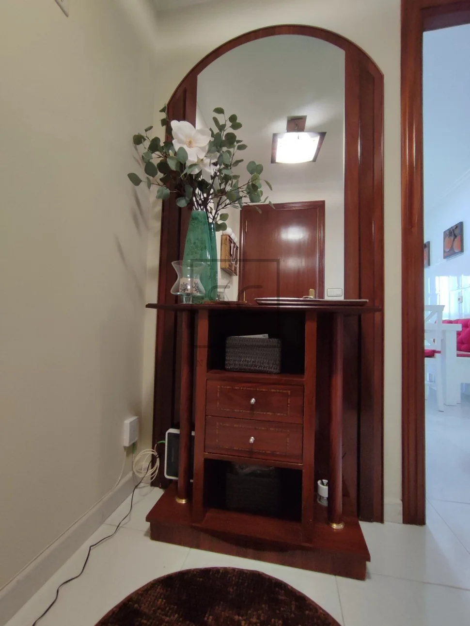 Coqueto piso semiamueblado en la zona de santa cecilia