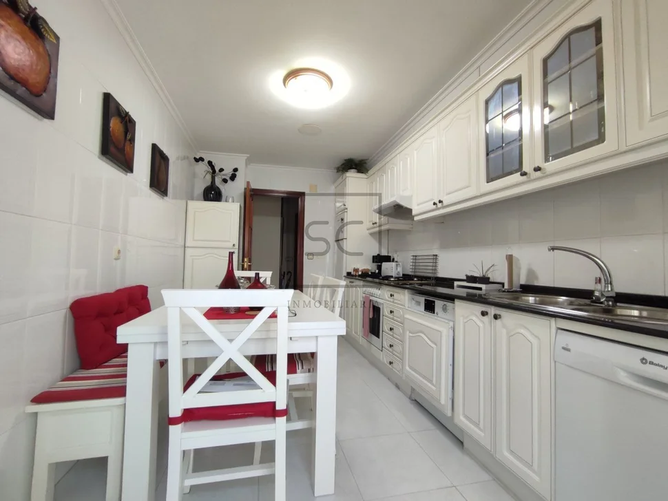 Coqueto piso semiamueblado en la zona de santa cecilia