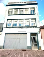 Primer piso con garaje, patio y bodega en bertón, ferrol