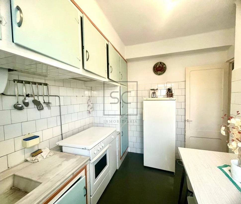 Primer piso con garaje, patio y bodega en bertón, ferrol