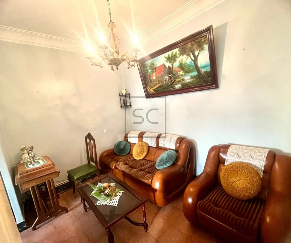 Primer piso con garaje, patio y bodega en bertón, ferrol