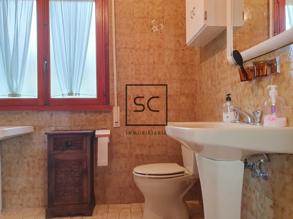 Chalet con finca y bodegas en trasanquellos, cesuras