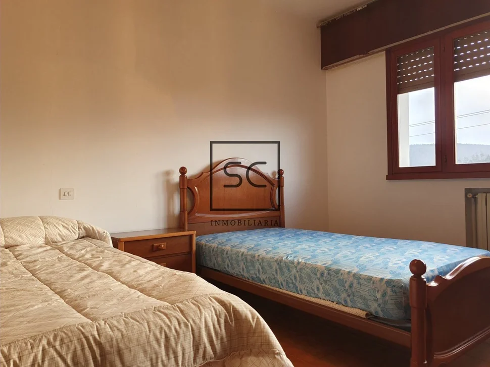 Chalet con finca y bodegas en trasanquellos, cesuras