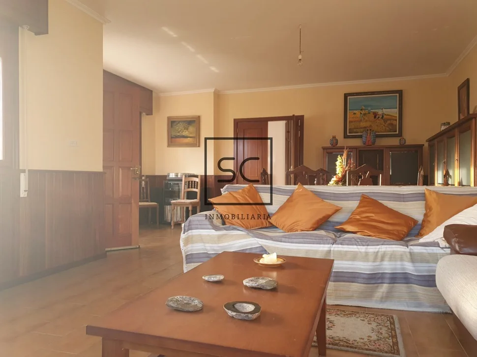 Chalet con finca y bodegas en trasanquellos, cesuras