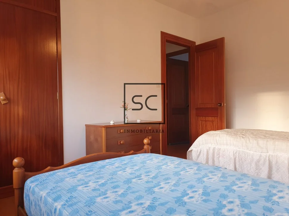 Chalet con finca y bodegas en trasanquellos, cesuras