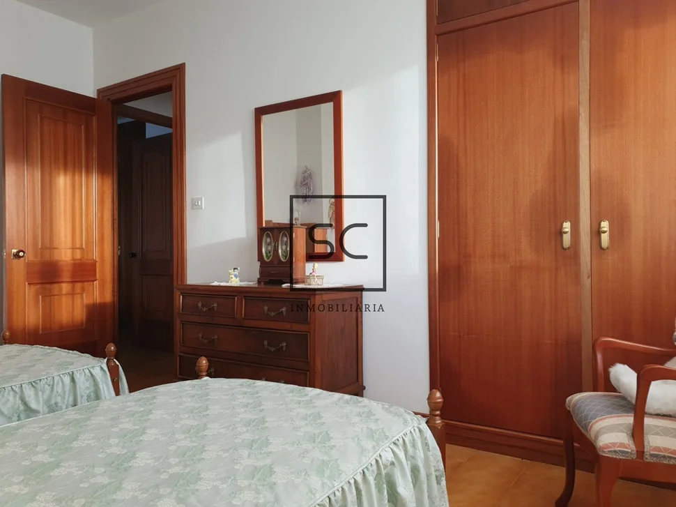 Chalet con finca y bodegas en trasanquellos, cesuras