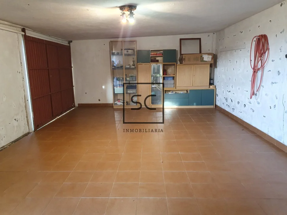 Chalet con finca y bodegas en trasanquellos, cesuras