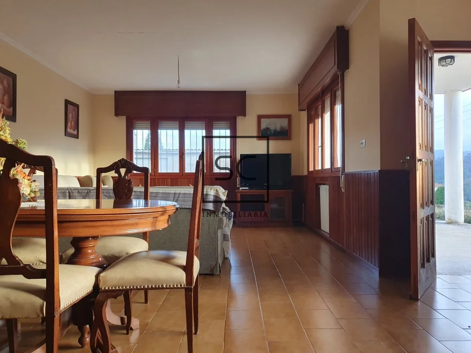 Chalet con finca y bodegas en trasanquellos, cesuras