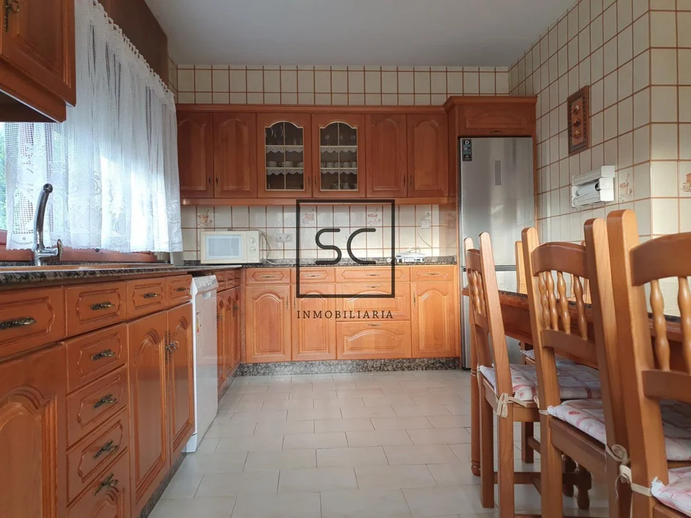 Chalet con finca y bodegas en trasanquellos, cesuras
