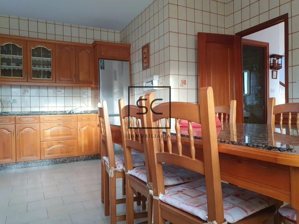 Chalet con finca y bodegas en trasanquellos, cesuras