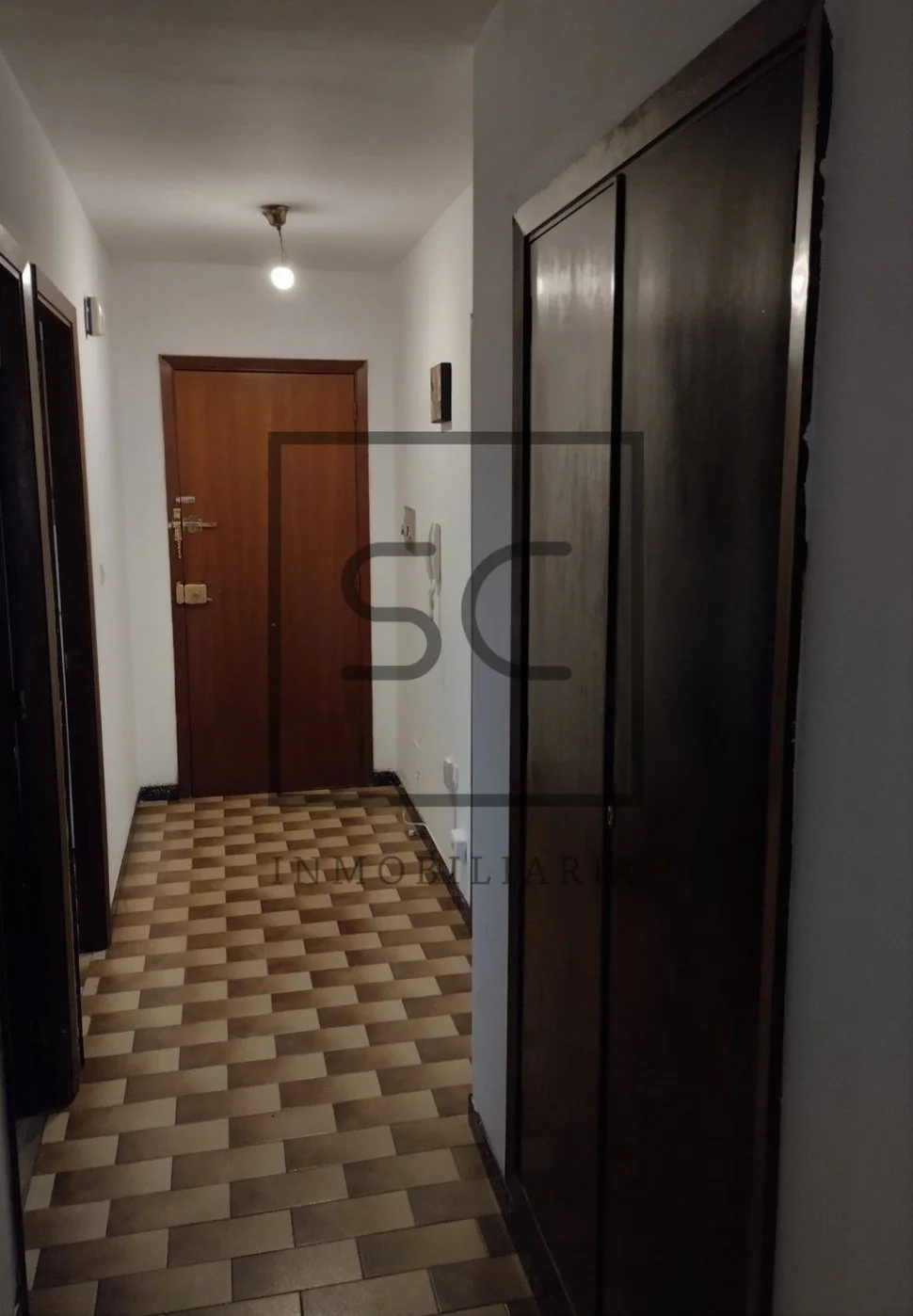 Piso amplio para reformar parcialmente