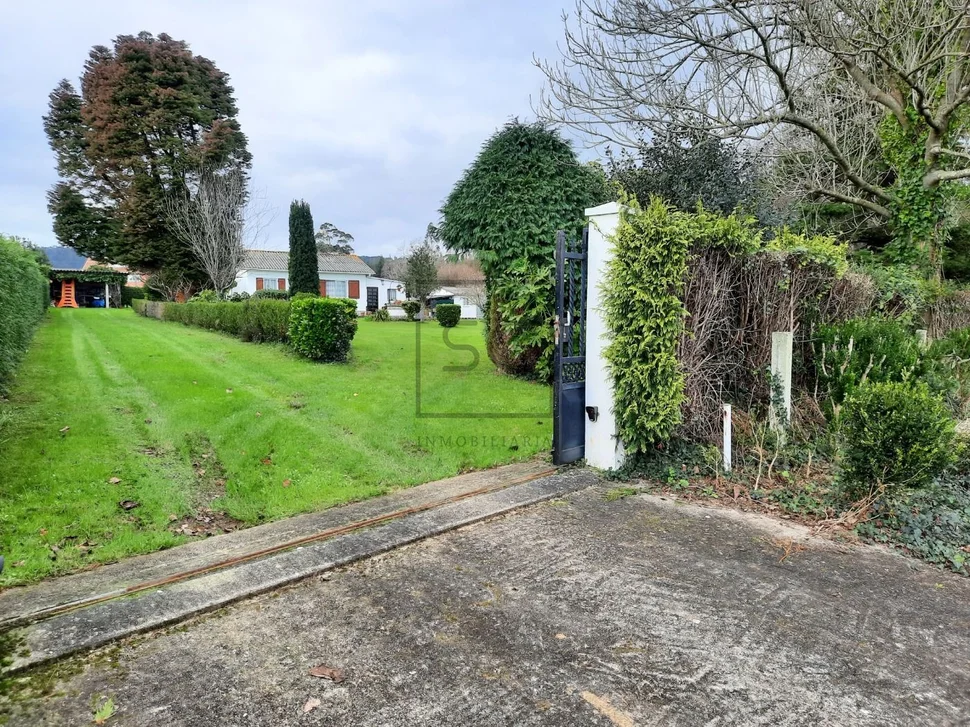 Casa independiente con parcela en zona o val