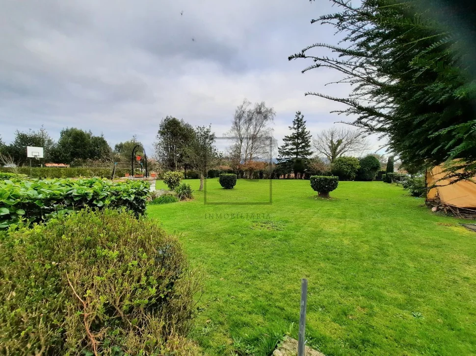 Casa independiente con parcela en zona o val
