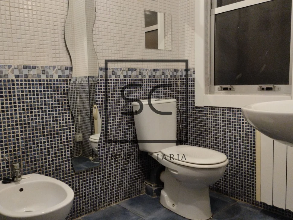 Piso amplio y luminoso en os castros, a coruña