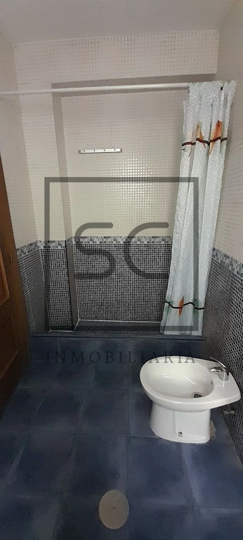 Piso amplio y luminoso en os castros, a coruña