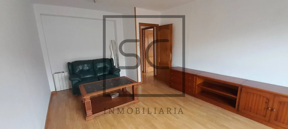 Piso amplio y luminoso en os castros, a coruña