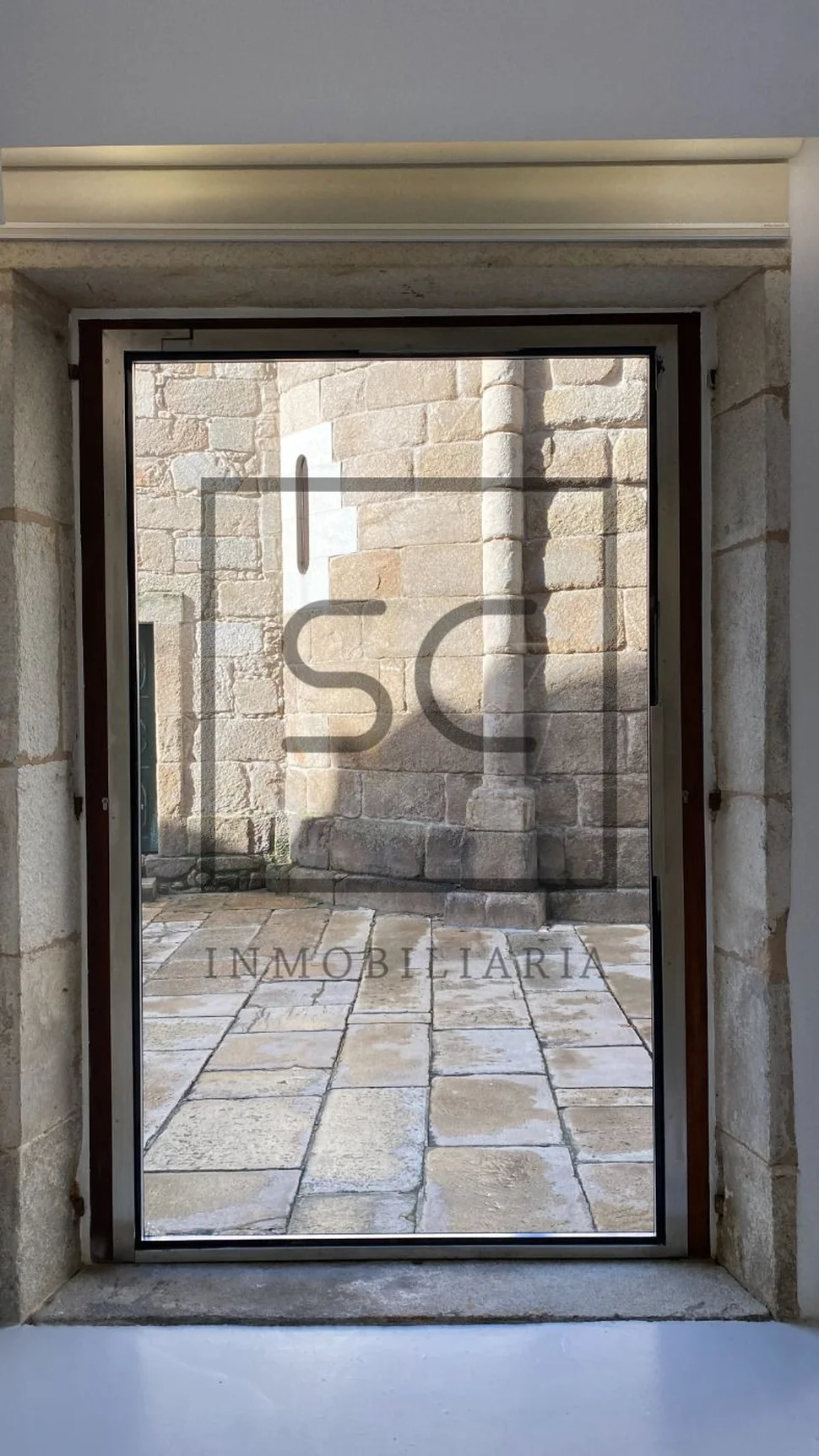 Local comercial o vivienda de diseño en la ciudad vieja