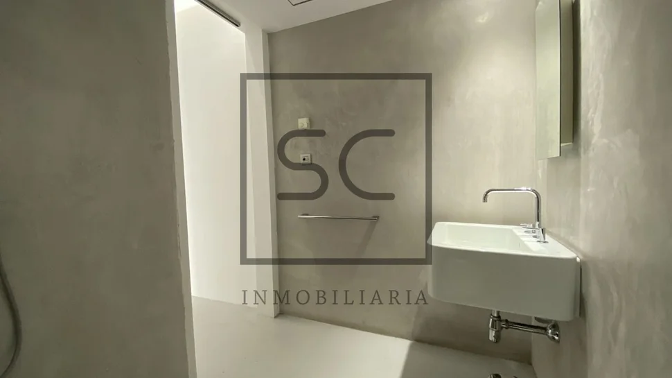 Local comercial o vivienda de diseño en la ciudad vieja