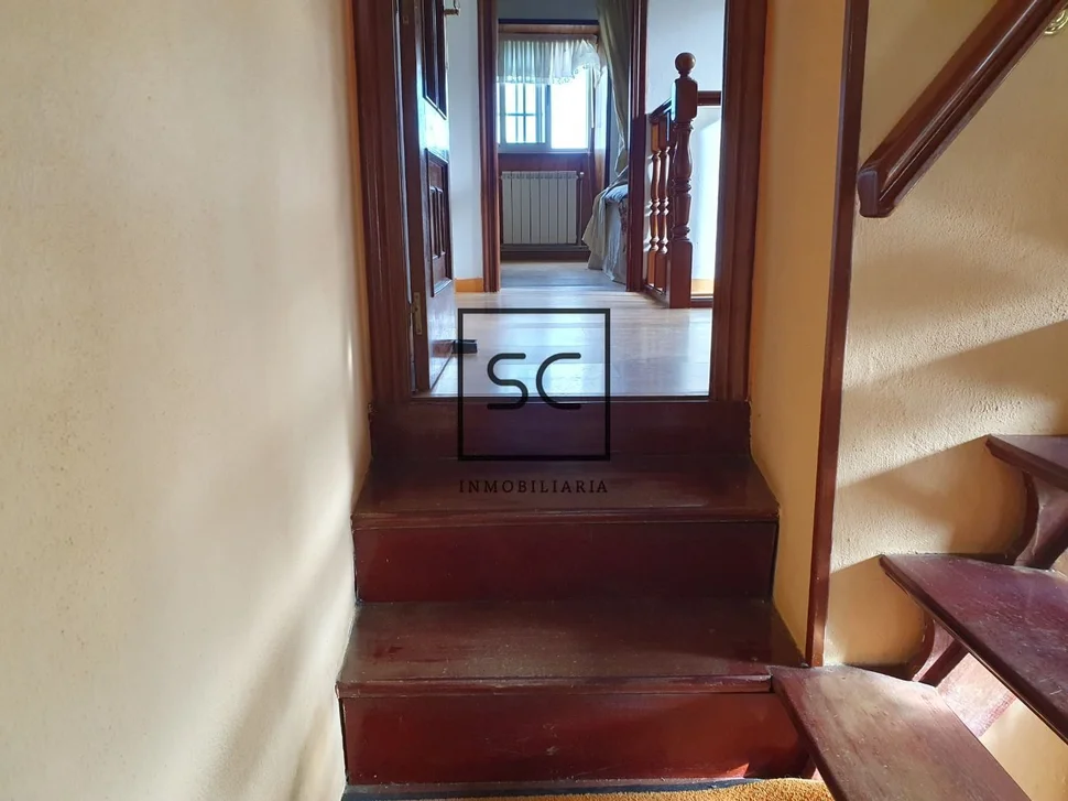 Casa con hórreo en esmelle, ferrol