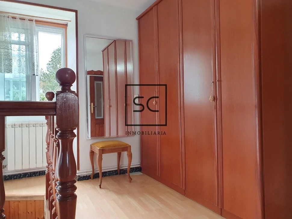 Casa con hórreo en esmelle, ferrol