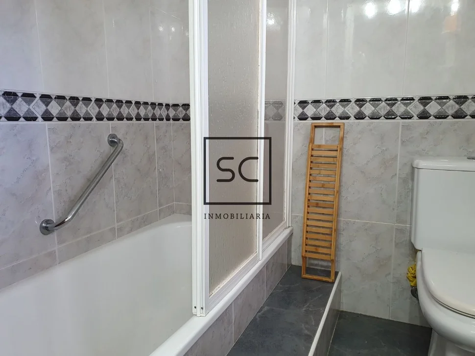 Casa con hórreo en esmelle, ferrol