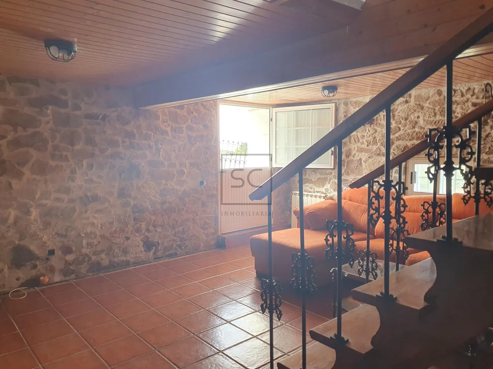 Casa con hórreo en esmelle, ferrol