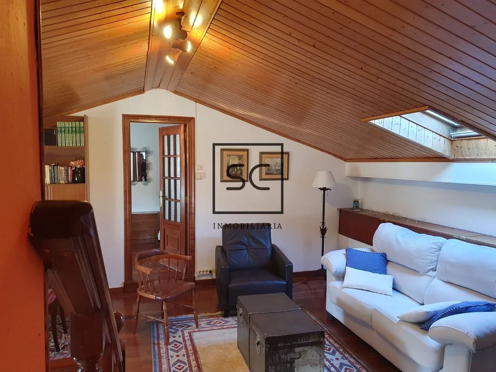 Casa con hórreo en esmelle, ferrol