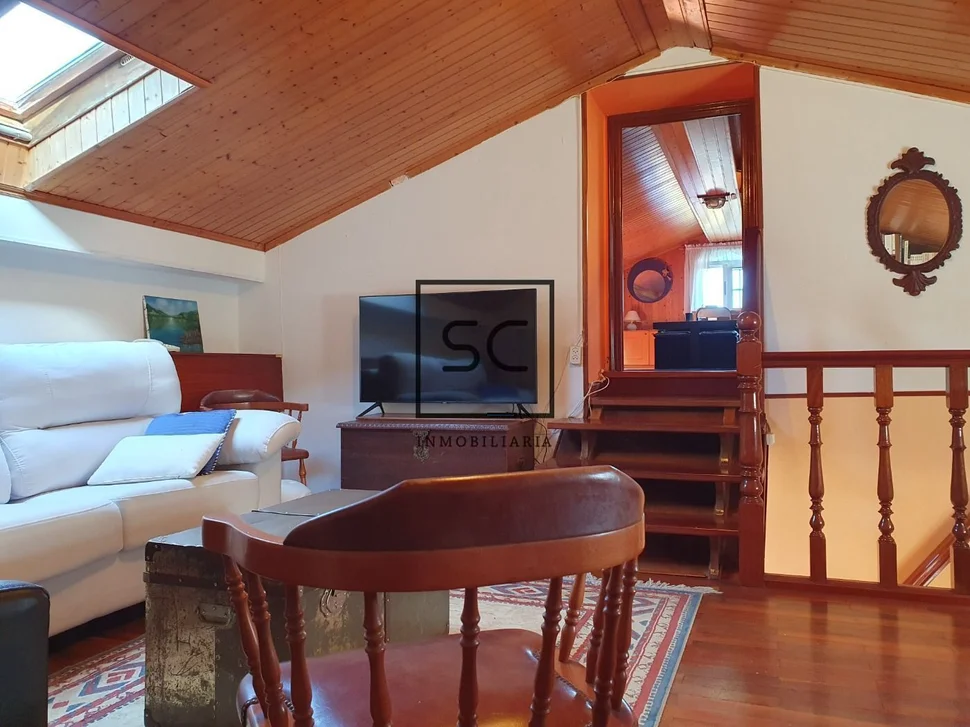 Casa con hórreo en esmelle, ferrol