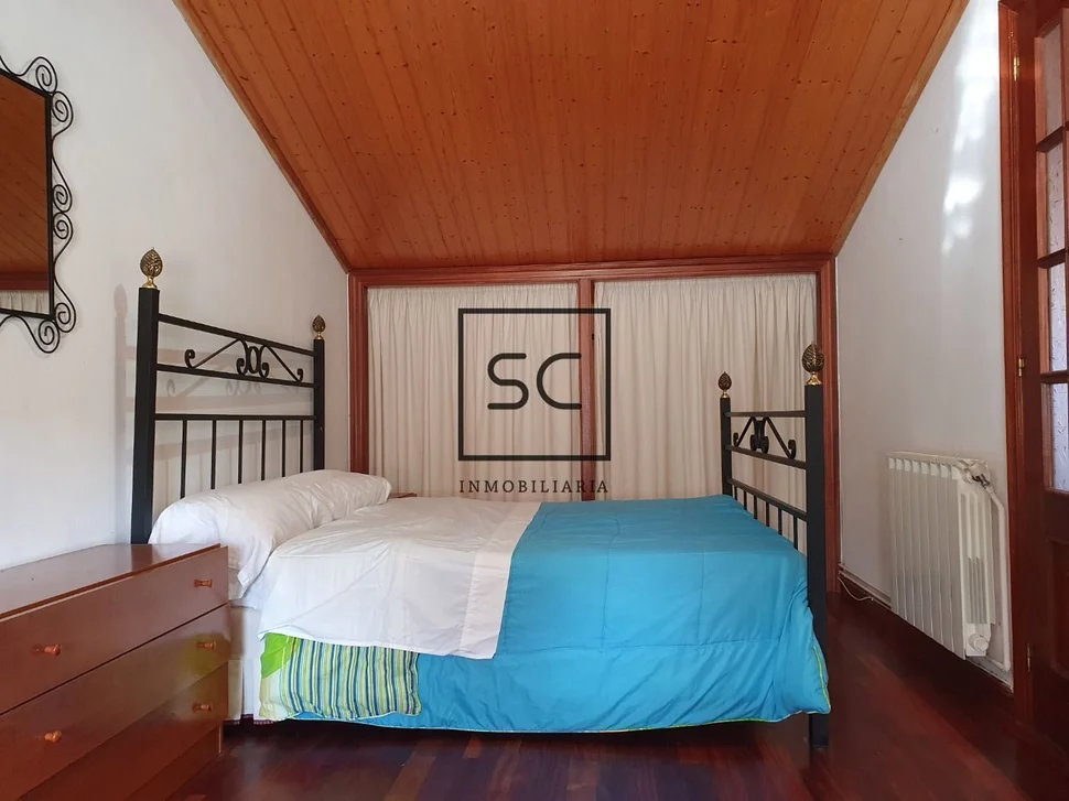 Casa con hórreo en esmelle, ferrol