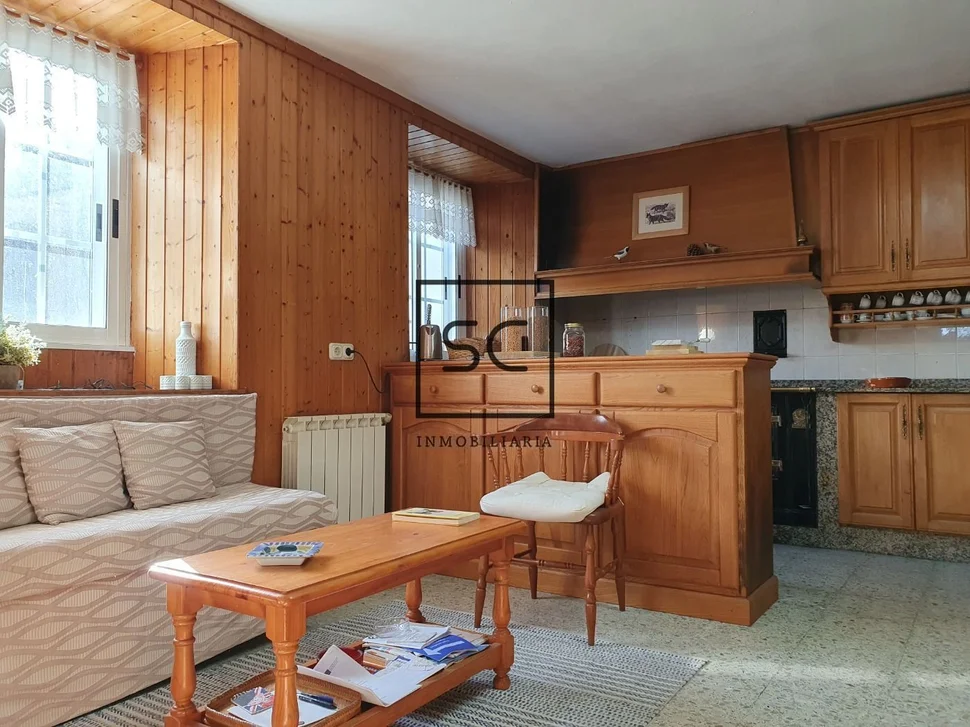 Casa con hórreo en esmelle, ferrol